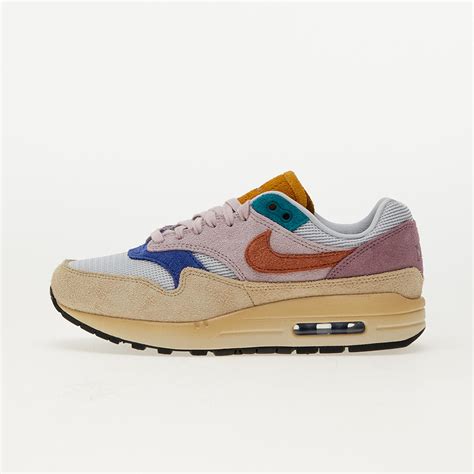 women's Air Max 1 premium